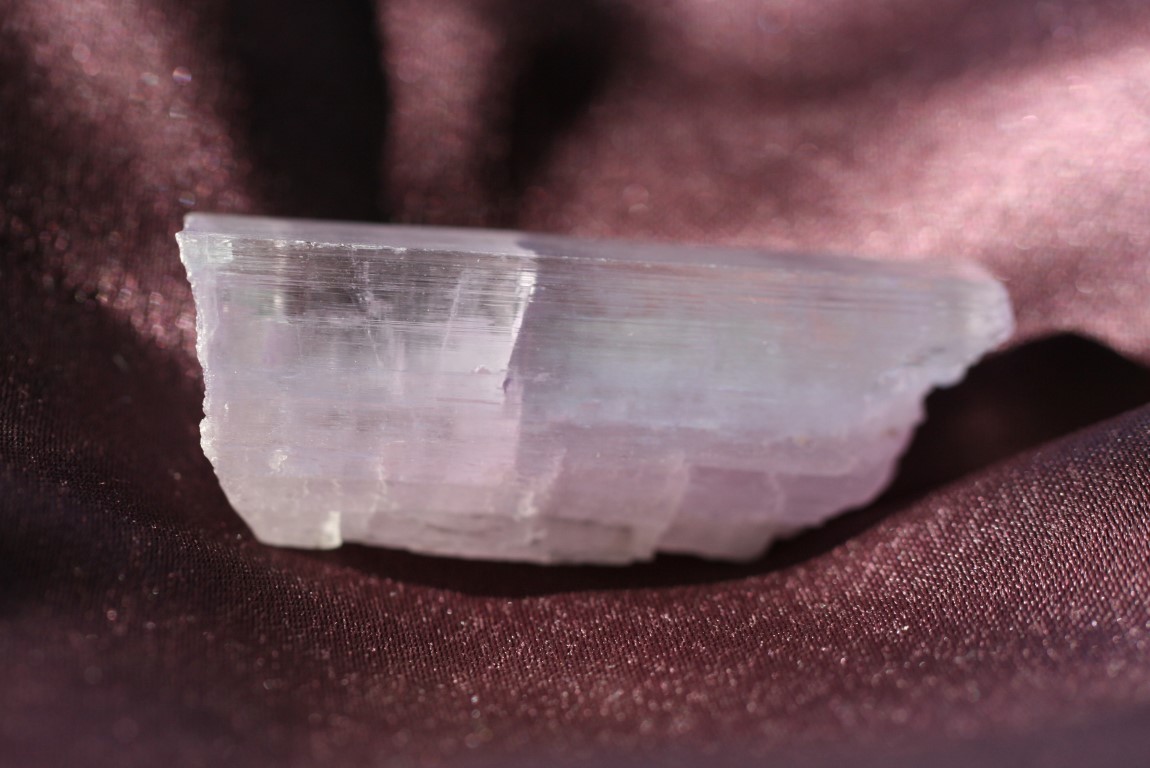 Kunzite Pink  Divine Love, activation of the Heart's knowing, emotional healing 5035